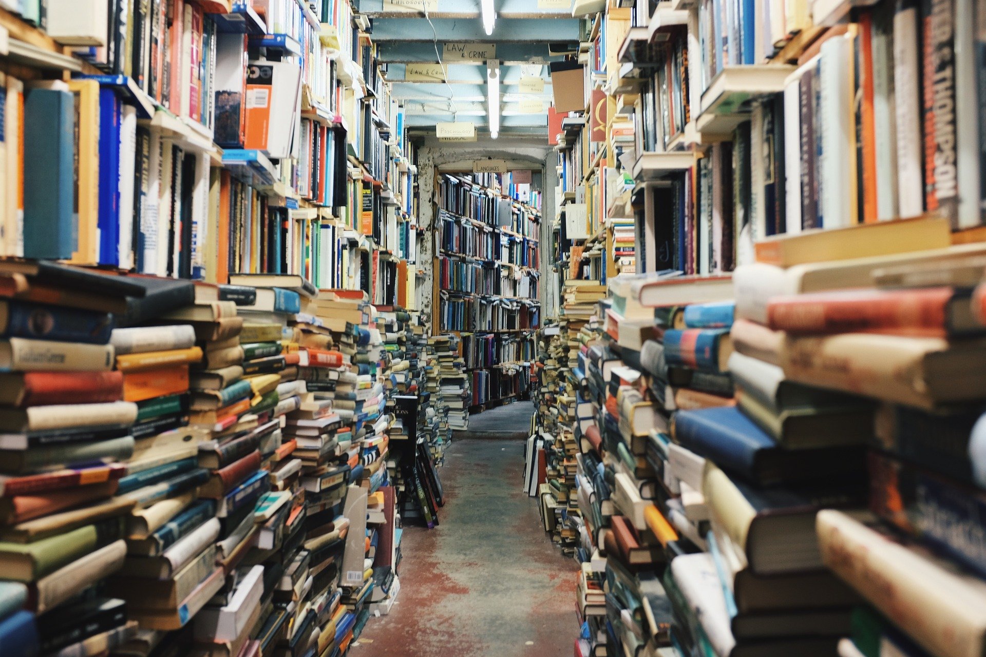 /privacy/.content/immagini/books-768426_1920.jpg?__scale=w:500,h:350,t:2