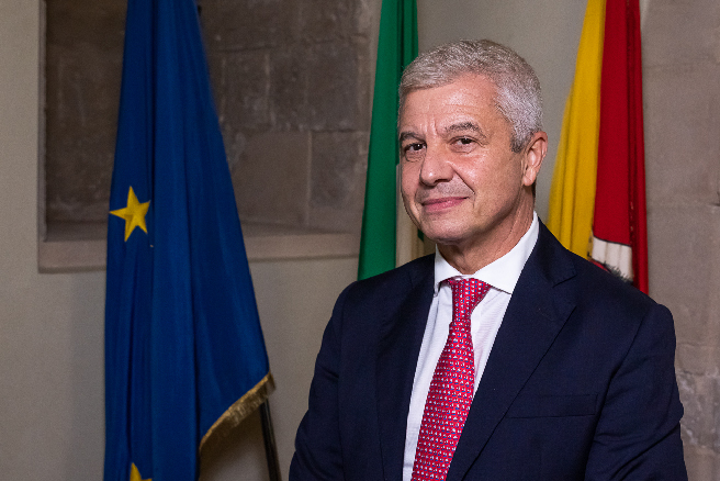 /servizi/resocontisedutesaecda/.content/immagini/Rettore.jpg