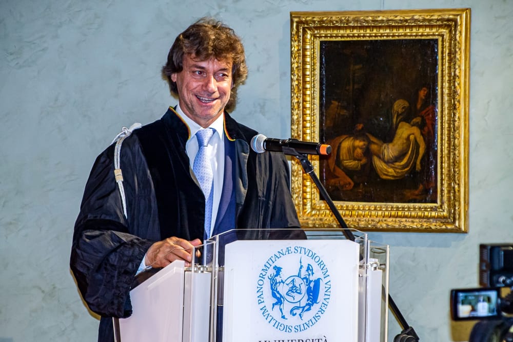 /strutture/centre-of-advanced-studies/.content/immagini/Alberto-Angela-riceve-la-laurea-honoris-causa-allUniversita-di-Palermo-7.jpg