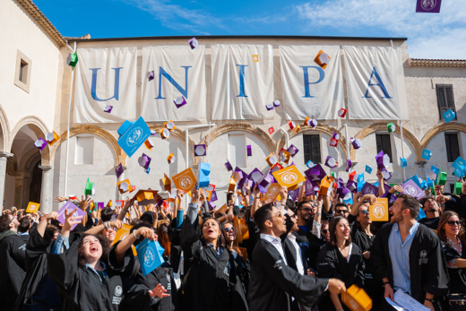 /target/studenti-iscritti/.content/immagini/homepage/homepage_laurea.jpeg